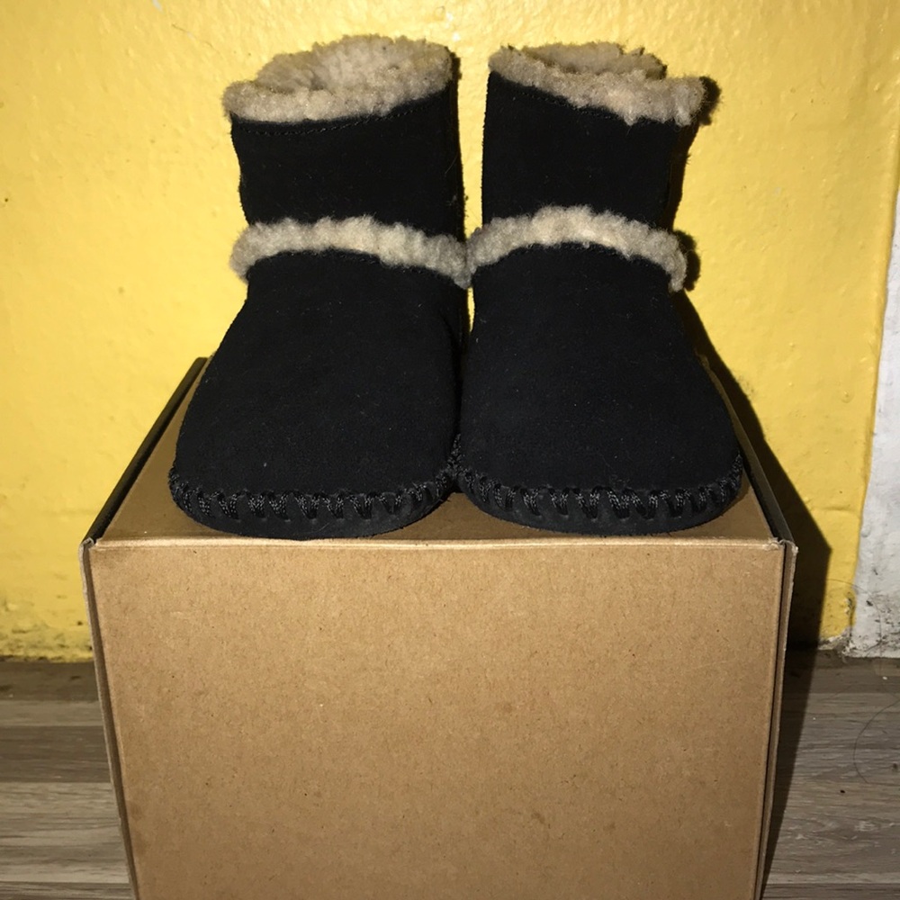 Boots with the fur